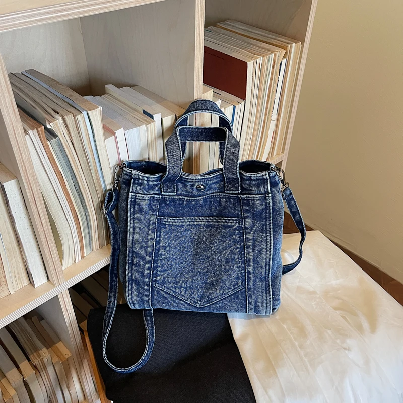 Retro Denim Tote Bag for Women Large Capacity Casual Crossbody Bag Vintage Washed Jean Handbag with Detachable Strap
Retro Denim Tote Bag for Women Large Capacity Casual Crossbody Bag Vintage Washed Jean Handbag with Detachable Strap