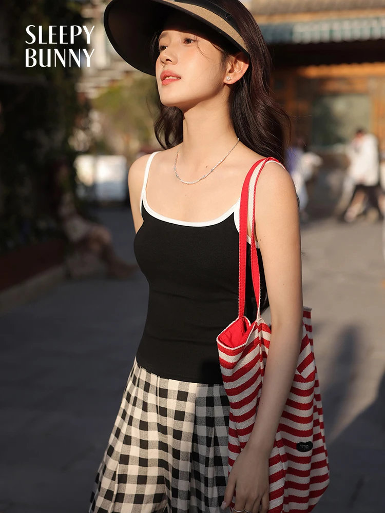 Women Colorblock Slim Fit Tank Top Summer Stretch Sleeveless Cami Sexy Backless Y2K Crop Top Casual Outerwear Base Layer Vest
Women Colorblock Slim Fit Tank Top Summer Stretch Sleeveless Cami Sexy Backless Y2K Crop Top Casual Outerwear Base Layer Vest