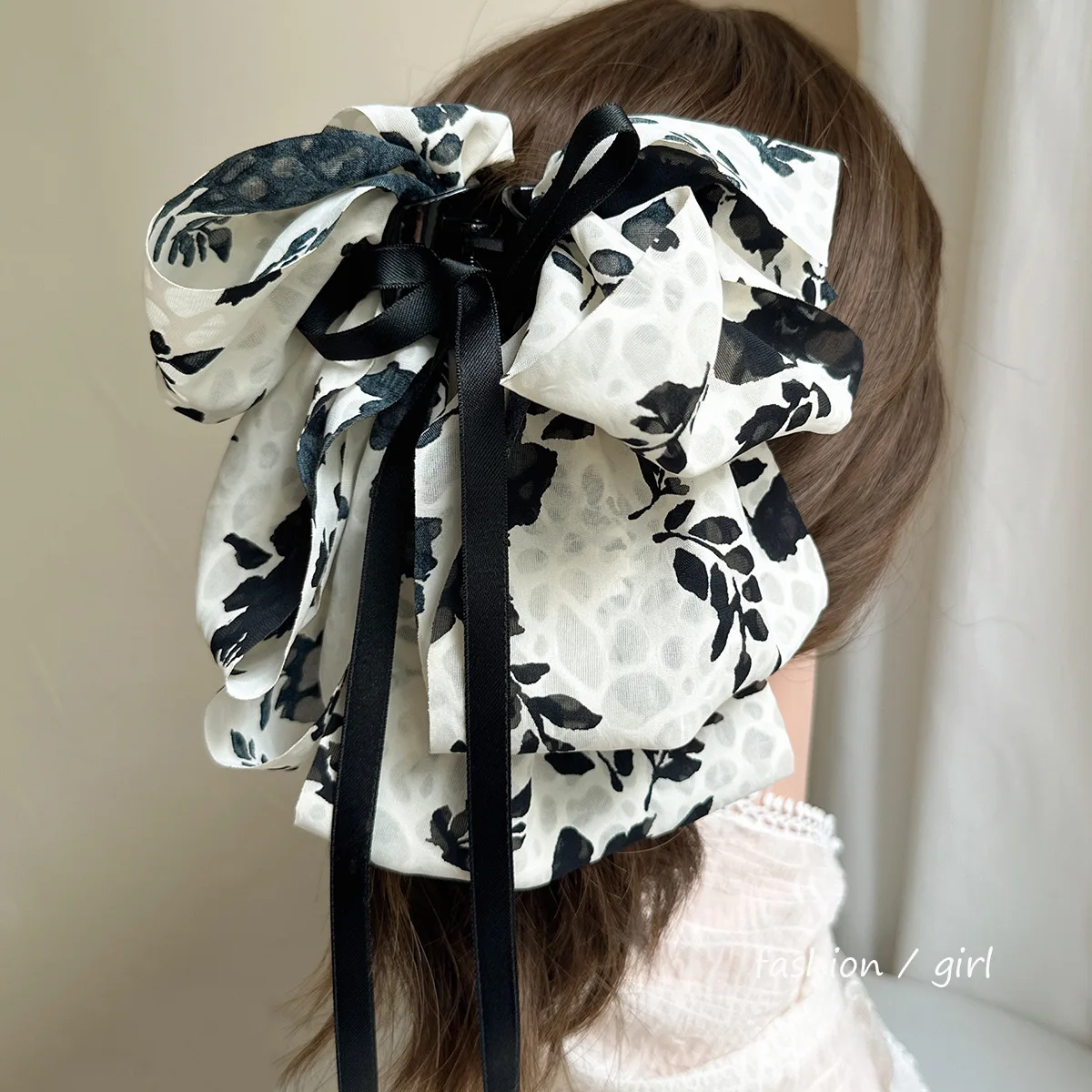 Black White Layered Bow Hair Clip Large Size Ethereal Vintage Top Clasp For Women Daily Elegant
Black White Layered Bow Hair Clip Large Size Ethereal Vintage Top Clasp For Women Daily Elegant