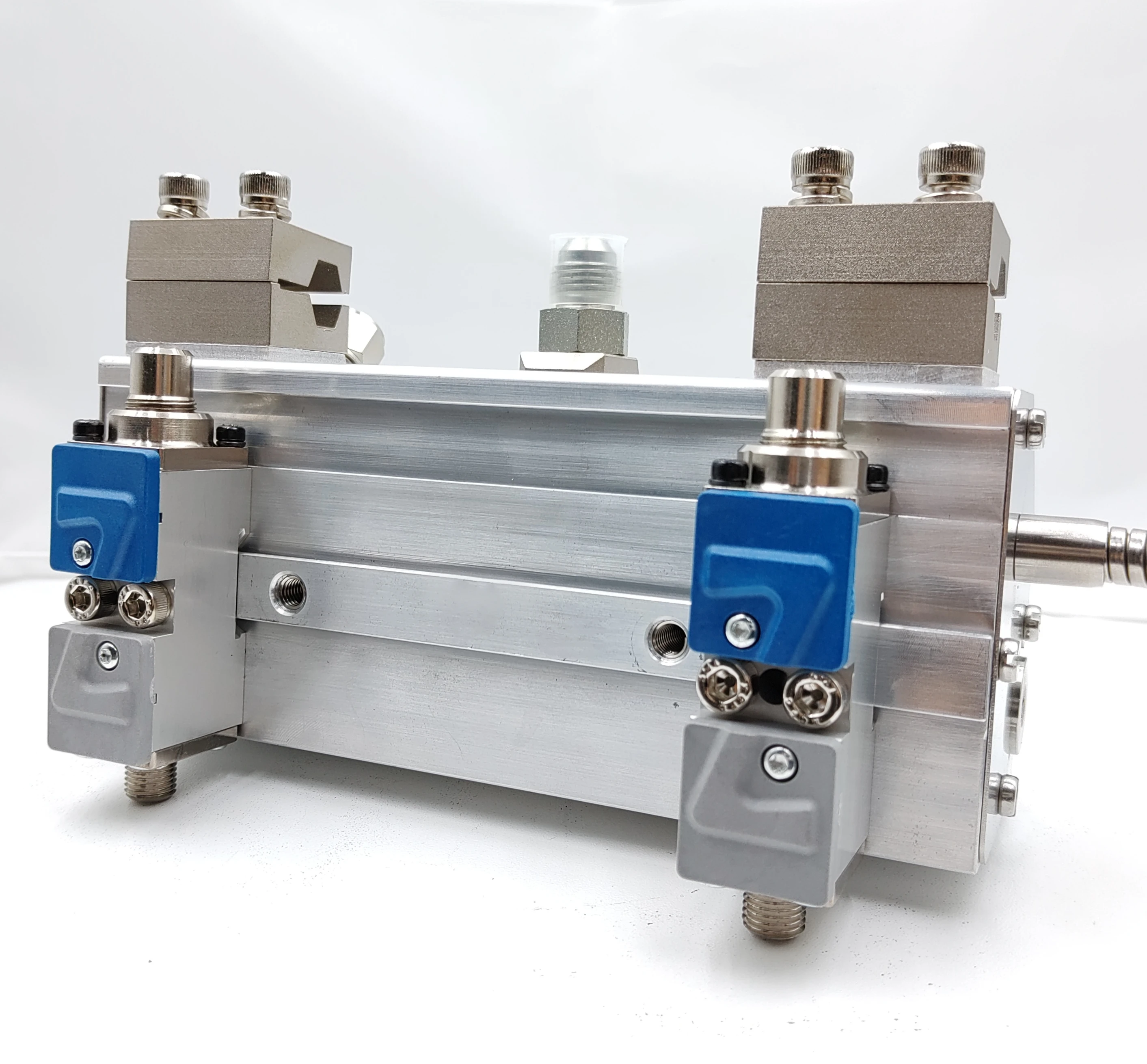 Harting SIBAS Type Heavy Duty 24-Pin Connector HDD-024-M Aluminum Housing With 5A Rated Copper Contacts For Power Applications
Harting SIBAS Type Heavy Duty 24-Pin Connector HDD-024-M Aluminum Housing With 5A Rated Copper Contacts For Power Applications