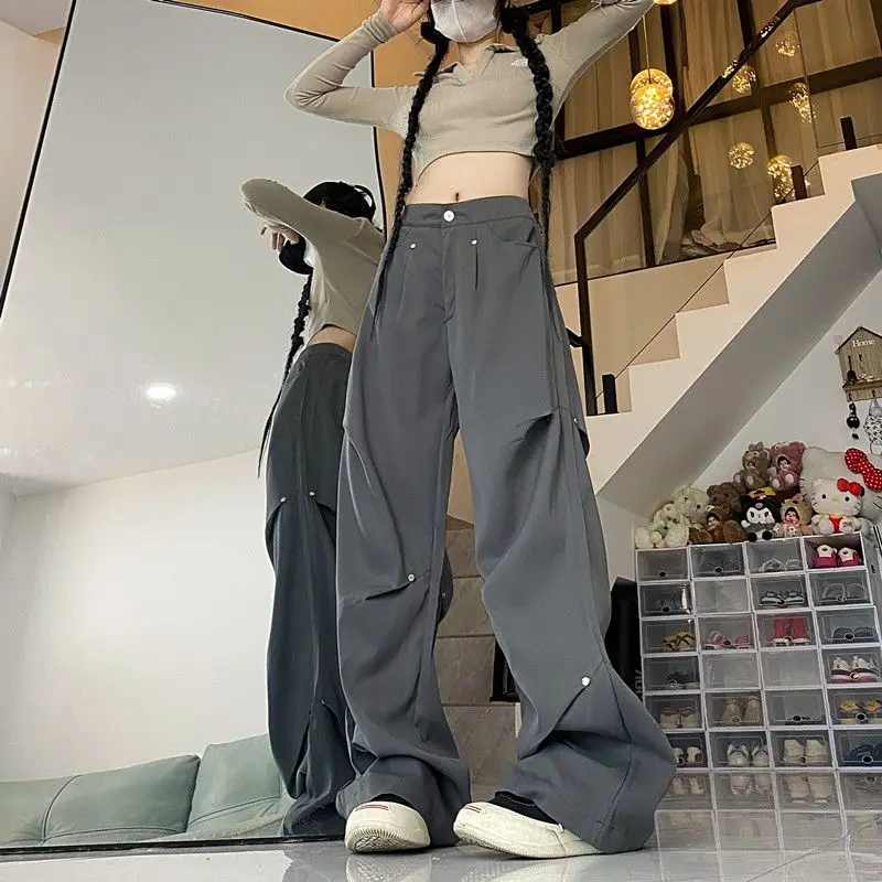 Edgy American Style Studded High Waist Cargo Pants Wide Leg Straight Cut Floor Length Trousers for Women Summer 2026
Edgy American Style Studded High Waist Cargo Pants Wide Leg Straight Cut Floor Length Trousers for Women Summer 2026