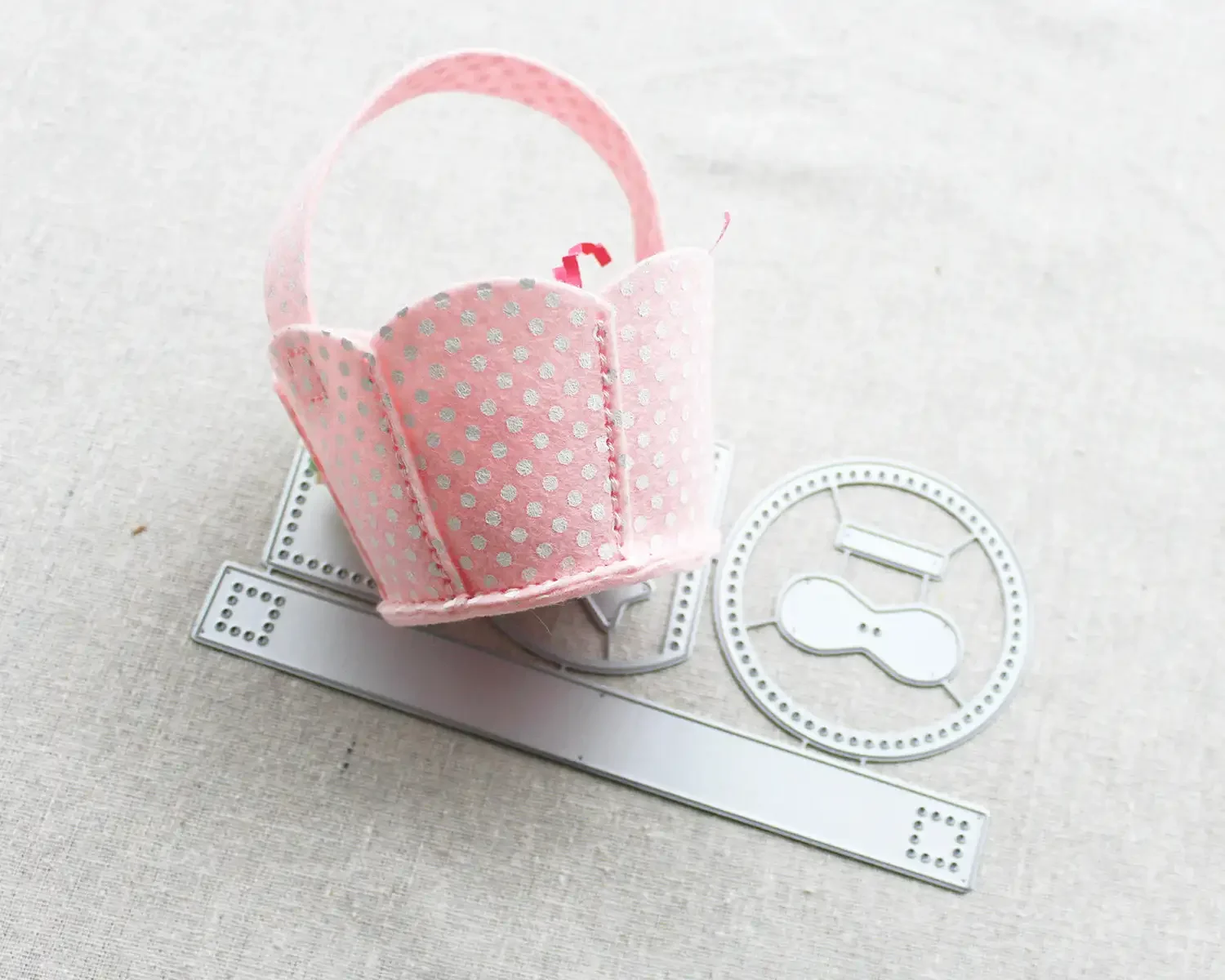 Felt Die Pink Bitty Basket Metal Cutting Dies For DIY Scrapbook Craft Decoration Template Supplies Greeting Card Spring Easter
Felt Die Pink Bitty Basket Metal Cutting Dies For DIY Scrapbook Craft Decoration Template Supplies Greeting Card Spring Easter
