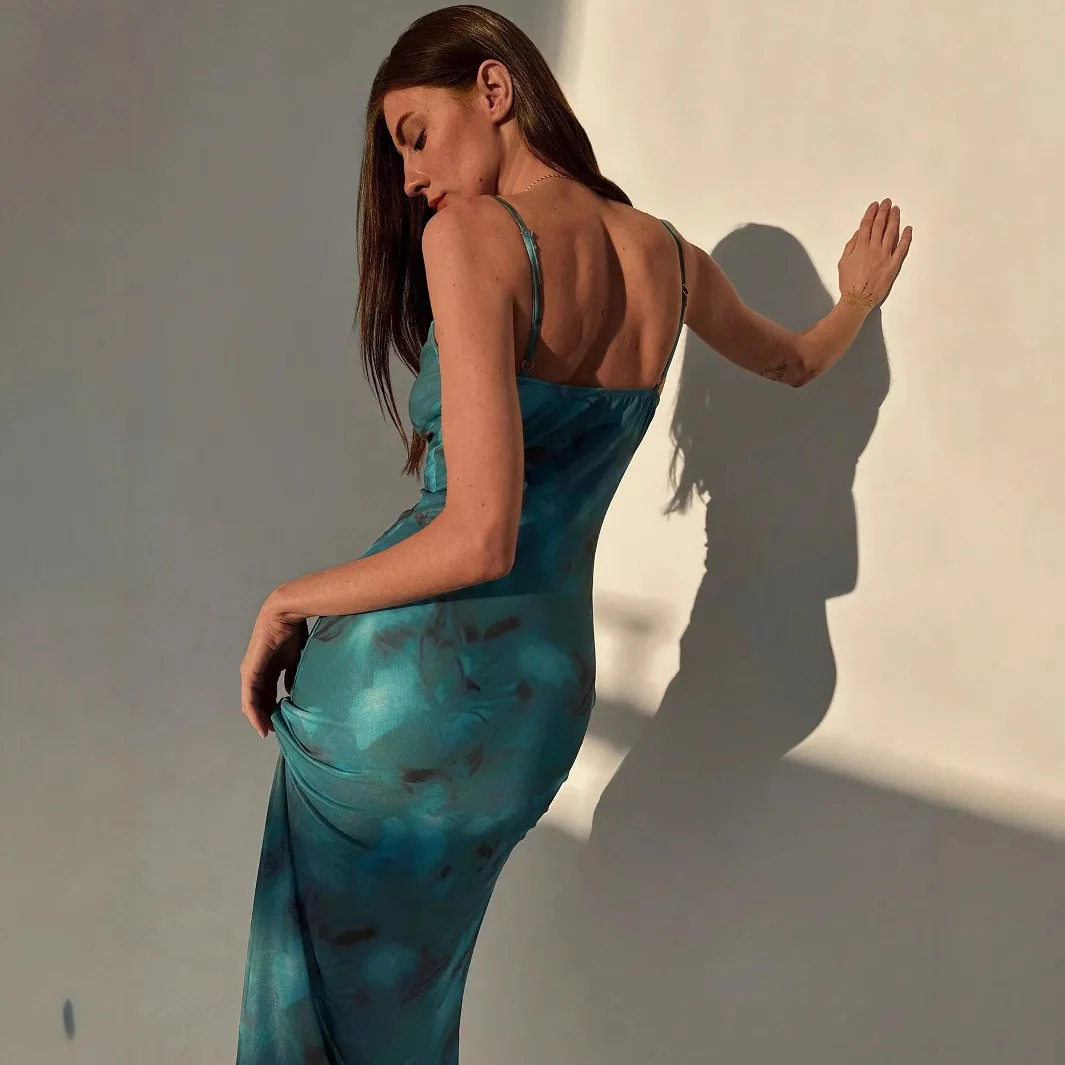 2025 Dress Women Elegant Fashion Beautiful Women's Dresses Party Night Dresses New Thin Halter Slim Mid-length Dress Female
2025 Dress Women Elegant Fashion Beautiful Women's Dresses Party Night Dresses New Thin Halter Slim Mid-length Dress Female
