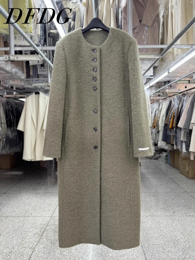 DFDG 2025 Women’s Collarless Double Faced Wool Mid-Length Coat Single Breasted Straight Cut Tweed Overcoat Winter Warm Outerwear
DFDG 2025 Women’s Collarless Double Faced Wool Mid-Length Coat Single Breasted Straight Cut Tweed Overcoat Winter Warm Outerwear
