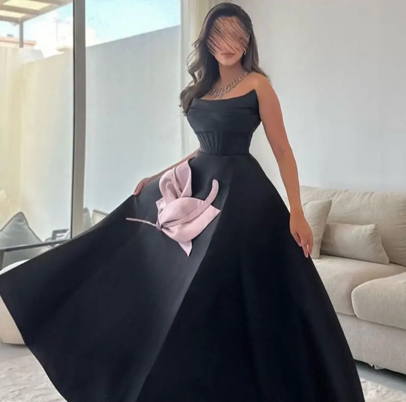Vintage Black Sleeveles Prom Dresses Strapless Pleated Beadings Flowers Satin Evening Dresses Ankle Length Formal Party Dresses
Vintage Black Sleeveles Prom Dresses Strapless Pleated Beadings Flowers Satin Evening Dresses Ankle Length Formal Party Dresses