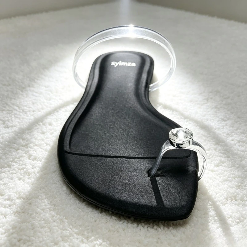 Unique Crystal Detail Clip Toe Flip Flops Women Fashion Round Toe Clear PVC Sandals for Ladies Summer Holiday Beach Slippers
Unique Crystal Detail Clip Toe Flip Flops Women Fashion Round Toe Clear PVC Sandals for Ladies Summer Holiday Beach Slippers