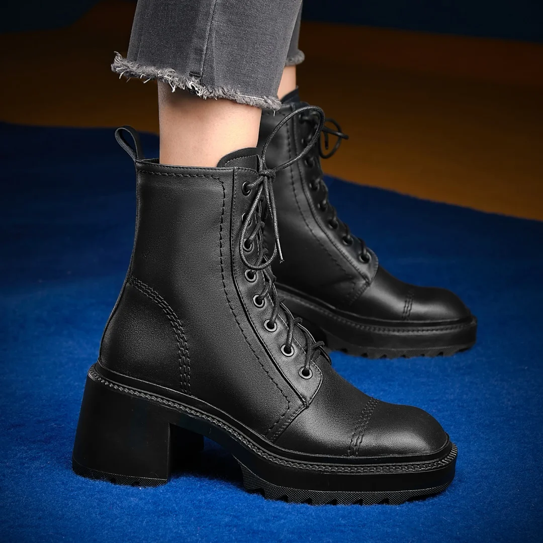 Women's genuine leather chunky heel platform lace-up autumn ankle motorcycle boots square toe punk female short ankle boots shoe
Women's genuine leather chunky heel platform lace-up autumn ankle motorcycle boots square toe punk female short ankle boots shoe