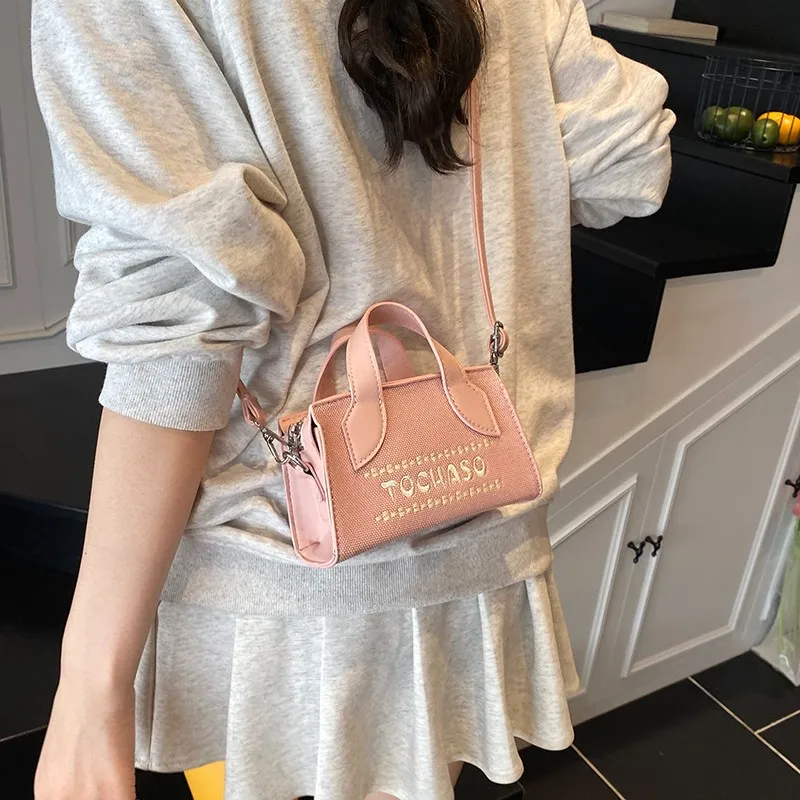 Classic Solid Color Messenger Purse Bag for Women Simple Design Vintage Charm Large Storage Space
Classic Solid Color Messenger Purse Bag for Women Simple Design Vintage Charm Large Storage Space