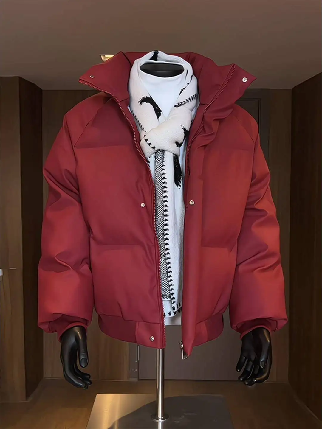 Мужская зимняя куртка из утолщенной искусственной кожи и хлопка цвета красного вина с воротником-стойкой, молодежная, повседневная, теплая
Мужская зимняя куртка из утолщенной искусственной кожи и хлопка цвета красного вина с воротником-стойкой, молодежная, повседневная, теплая