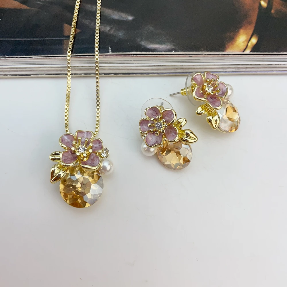 Fashion Golden Color Flower Pendant Earrings Dubai Luxury Trendy Jewelry Set for Ladies For Women Earrings Ring Set KY25127
Fashion Golden Color Flower Pendant Earrings Dubai Luxury Trendy Jewelry Set for Ladies For Women Earrings Ring Set KY25127