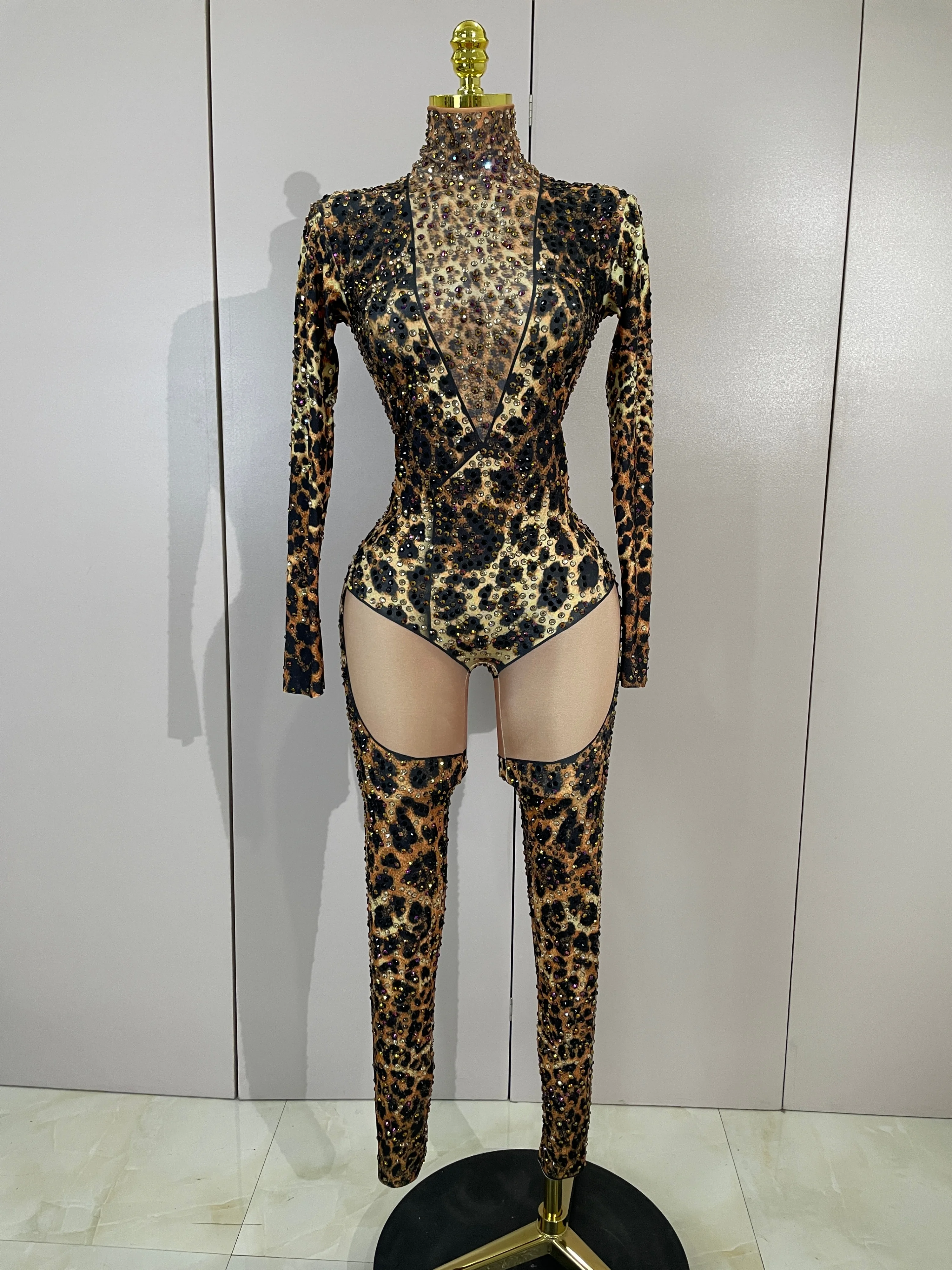 Sexy Sparkly Diamonds Leopard Print Bodycon Stretch Jumpsuit Women Eveing Party Nightclub Singer Dancer Stage Performance Outfit
Sexy Sparkly Diamonds Leopard Print Bodycon Stretch Jumpsuit Women Eveing Party Nightclub Singer Dancer Stage Performance Outfit