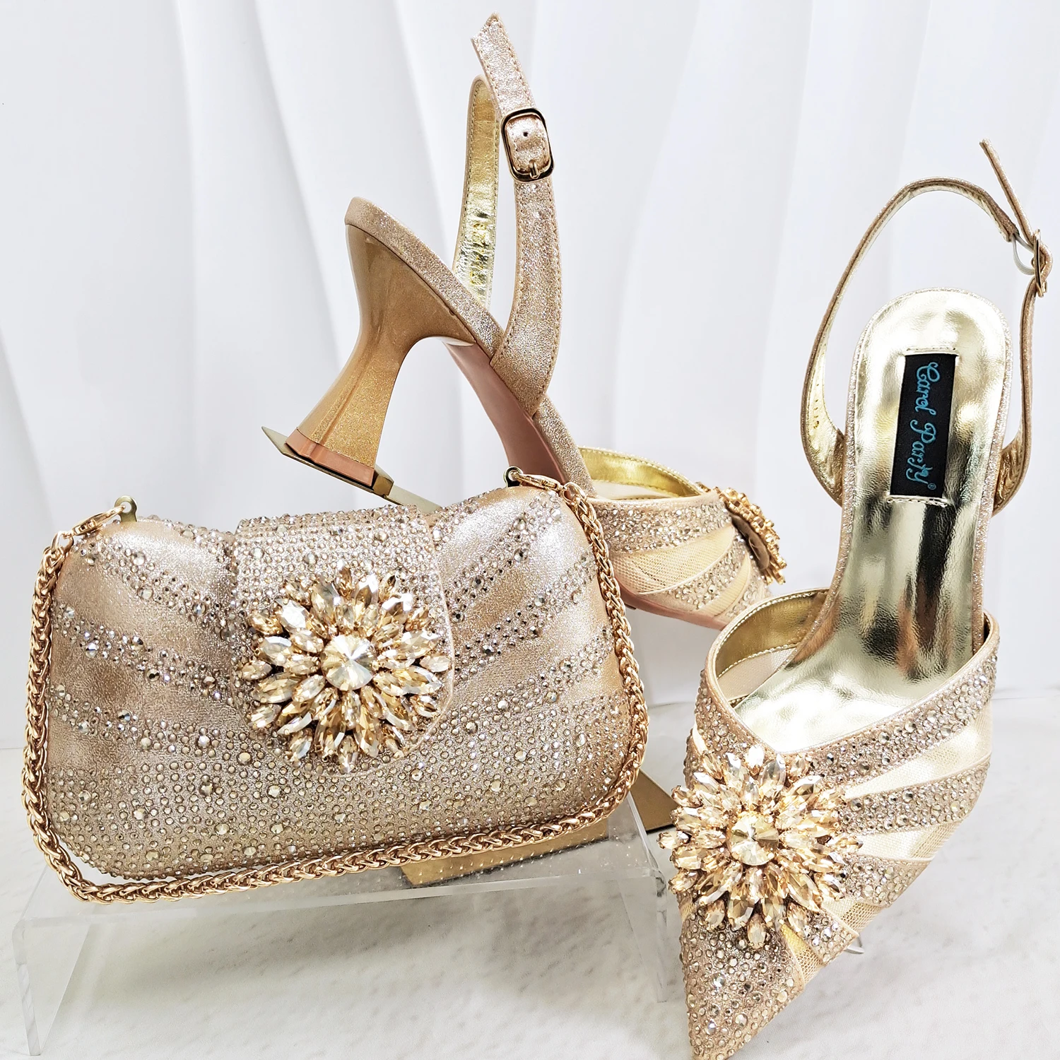 INS Newest Elegant Fashion Gold Color Rhinestone Decoration Design Party Wedding Pointed Toe Women High Heels and Bag Set
INS Newest Elegant Fashion Gold Color Rhinestone Decoration Design Party Wedding Pointed Toe Women High Heels and Bag Set