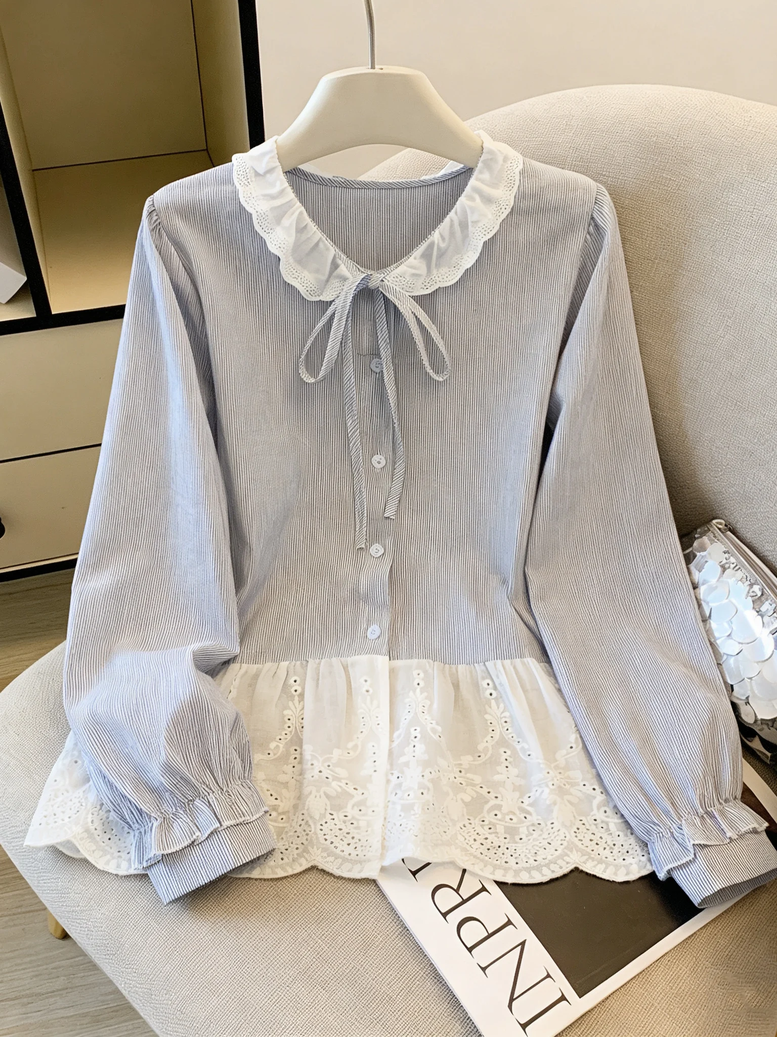 Blue Striped Doll Collar Shoulder Shirt Women's Beautiful Lace Hem Spring New Style plus Size Korean Style Commute Wind Loose...
Blue Striped Doll Collar Shoulder Shirt Women's Beautiful Lace Hem Spring New Style plus Size Korean Style Commute Wind Loose...