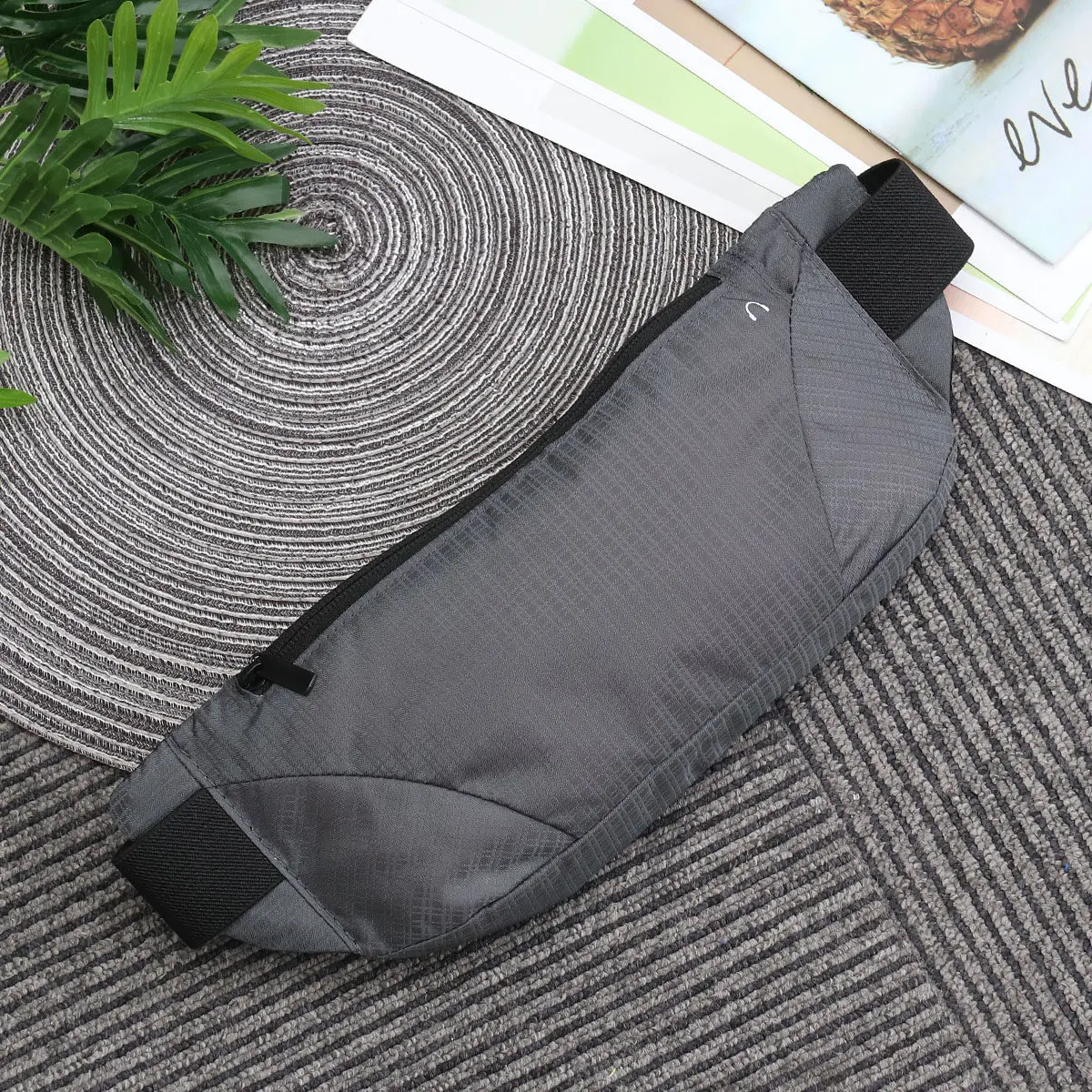 High-Capacity Wear-Resistant Outdoor Waist Pouch for Running Casual Use Travel Hiking Bike Riding Dog Walk Amusement Park
High-Capacity Wear-Resistant Outdoor Waist Pouch for Running Casual Use Travel Hiking Bike Riding Dog Walk Amusement Park