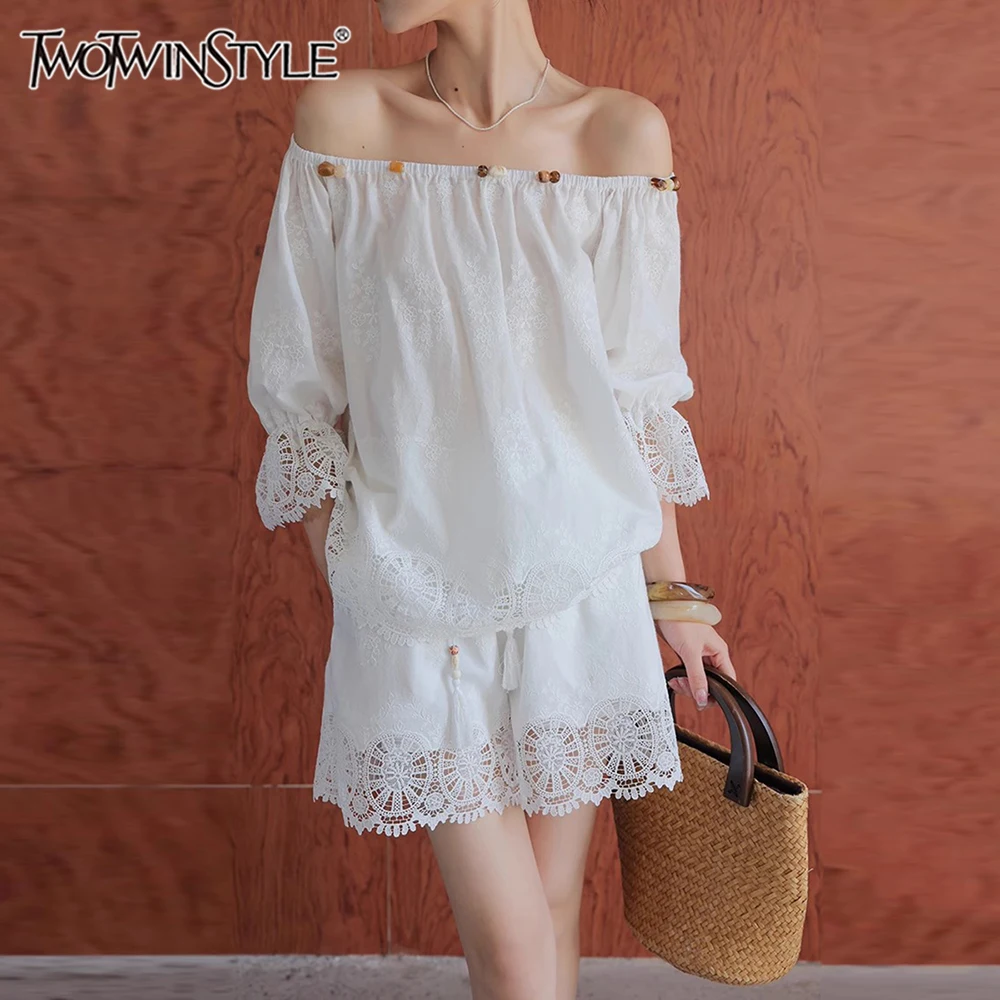 TWOTWINSTYLE White Spliced Lace Two Piece Set Female Slash Neck Half Sleeve Shirt Basics Women's Pants Set Summer Fashion Style
TWOTWINSTYLE White Spliced Lace Two Piece Set Female Slash Neck Half Sleeve Shirt Basics Women's Pants Set Summer Fashion Style