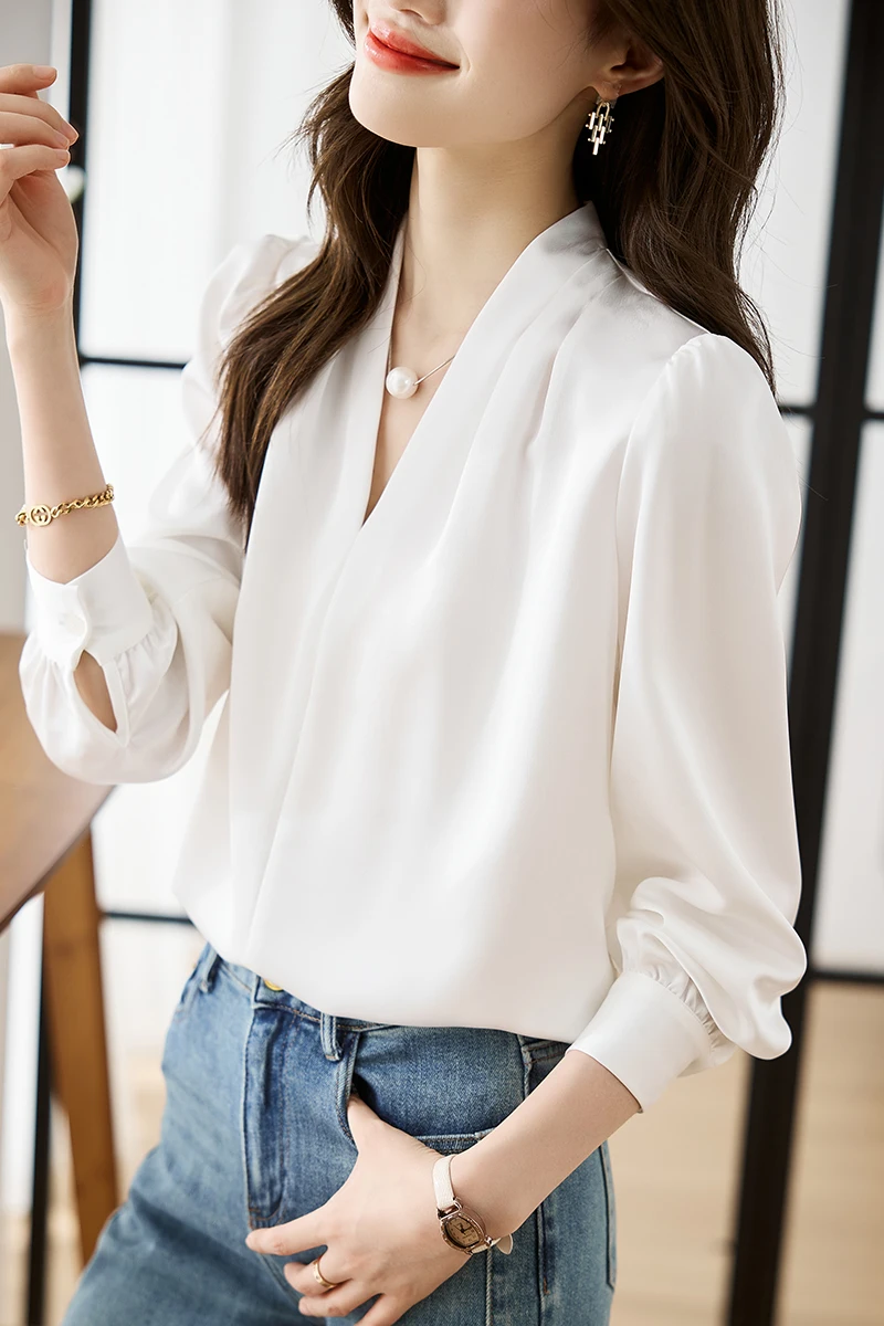 2024 Spring Korean Chiffon Shirt Women Temperament V Neck Long Sleeve Office Work Lady Satin Blouse Pullover Top Blusas Mujer
2024 Spring Korean Chiffon Shirt Women Temperament V Neck Long Sleeve Office Work Lady Satin Blouse Pullover Top Blusas Mujer