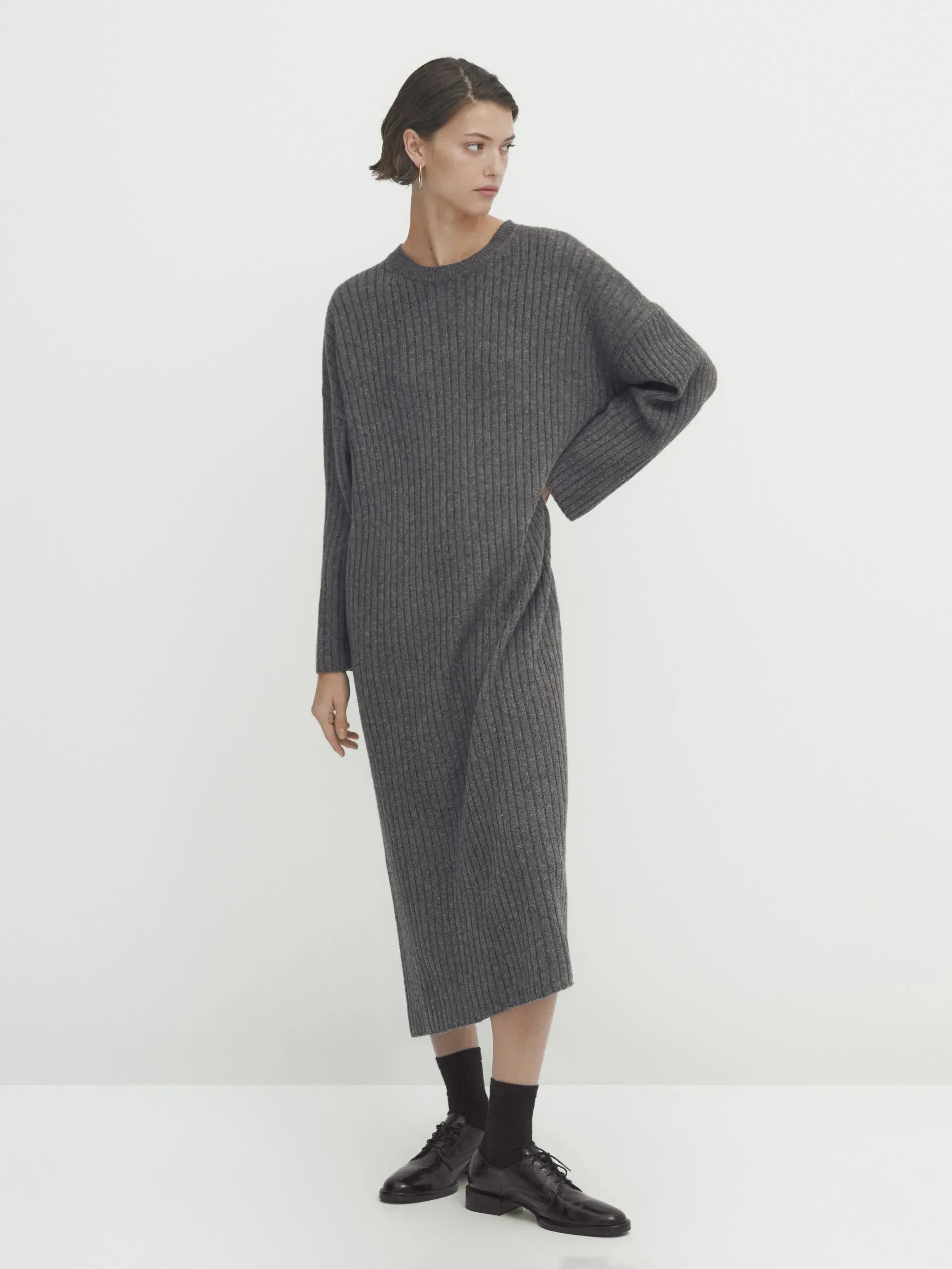 Ethereal costume 2025 massidutti spring new style of Women's casual fashion Belt trim long women's simple style knit dress
Ethereal costume 2025 massidutti spring new style of Women's casual fashion Belt trim long women's simple style knit dress