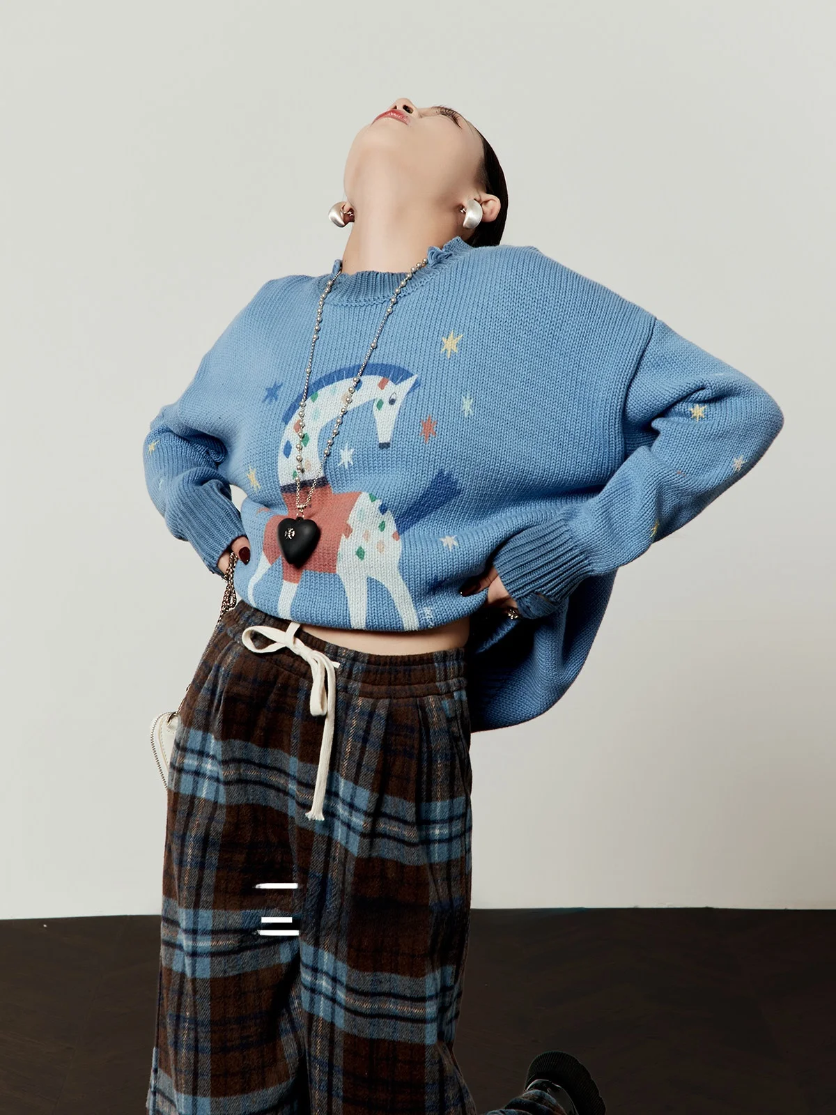 Blue Knitted Loose round Neck Sweater Women's Vintage Style Long Sleeve Printed Top Spring New Arrival by Zhou Li Wu
Blue Knitted Loose round Neck Sweater Women's Vintage Style Long Sleeve Printed Top Spring New Arrival by Zhou Li Wu