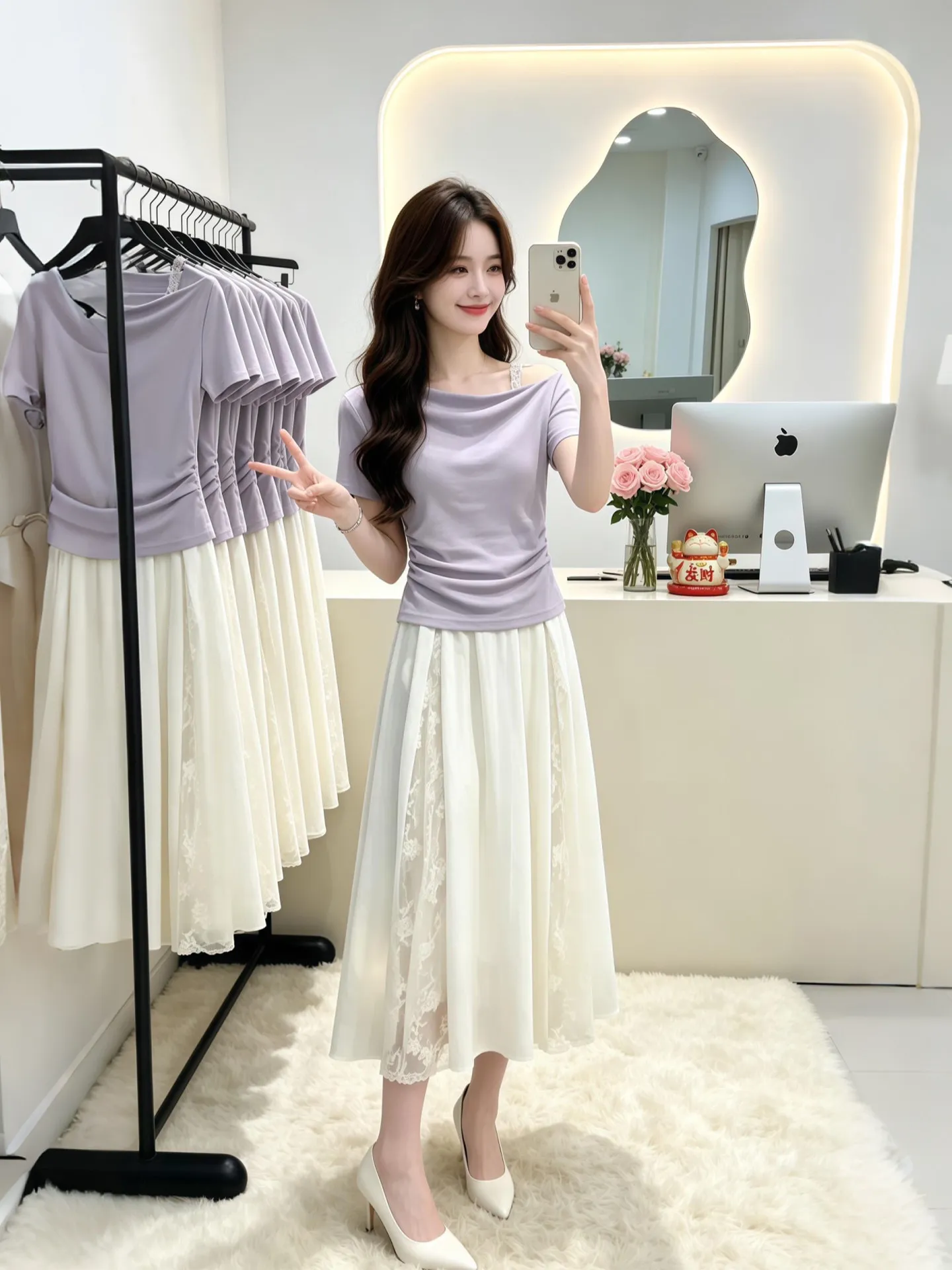 Elegant Lace Half-Skirt And Top Set Women's Fashion Summer Outfit Age-Defying Gentle Style Short Sleeve T-Shirt Breathable
Elegant Lace Half-Skirt And Top Set Women's Fashion Summer Outfit Age-Defying Gentle Style Short Sleeve T-Shirt Breathable