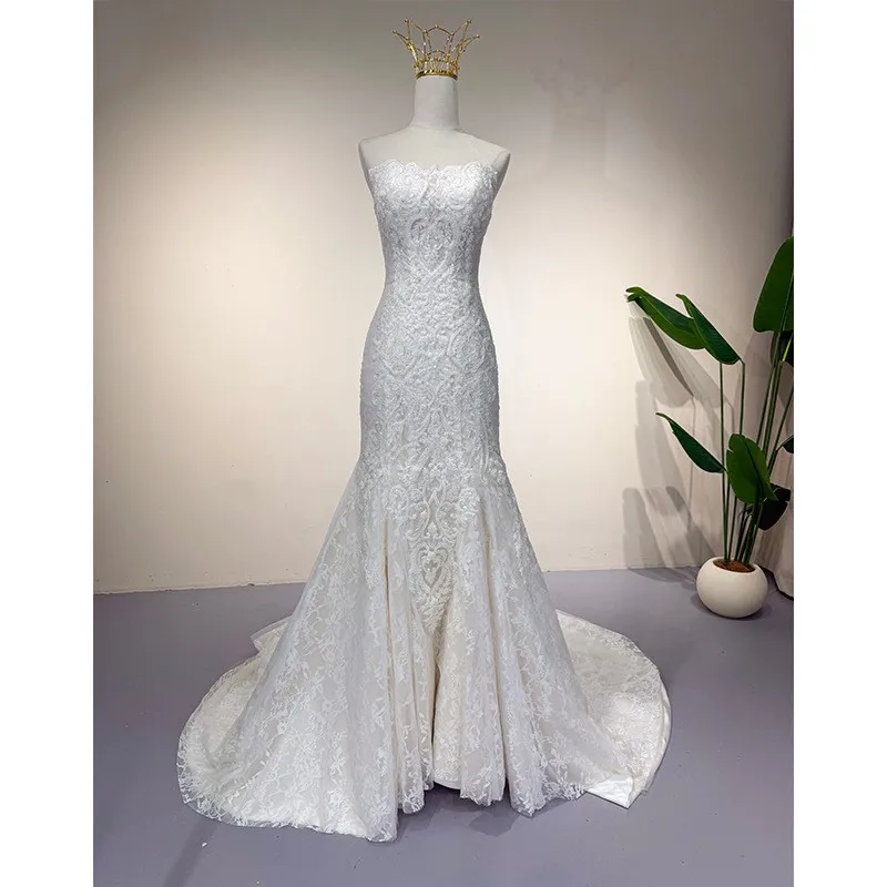 A new strapless chiffon dress with stylish and to welcome guests light luxury fishtail
A new strapless chiffon dress with stylish and to welcome guests light luxury fishtail