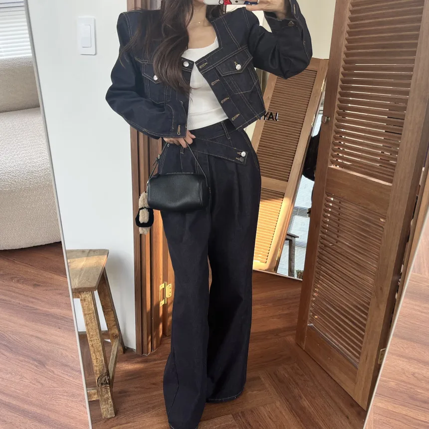 Fall 2025 Women's Square Collar ort Jaet Top + Faion Denim Wide Leg Pants Two-Piece Set Casual Chic Adult Clothing
Fall 2025 Women's Square Collar ort Jaet Top + Faion Denim Wide Leg Pants Two-Piece Set Casual Chic Adult Clothing