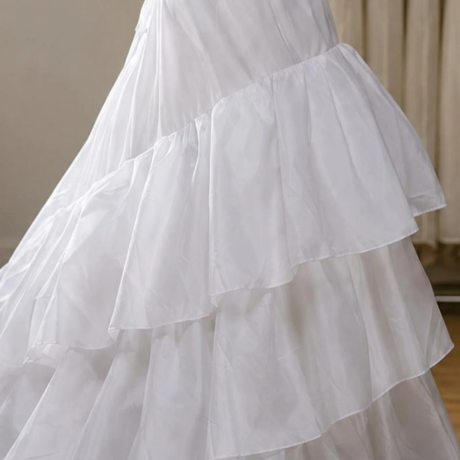 Wedding Dress Petticoat Layered Ruffles Train Petticoat Outfit Support Gathered Formal Wear Full Outline for Brides
Wedding Dress Petticoat Layered Ruffles Train Petticoat Outfit Support Gathered Formal Wear Full Outline for Brides