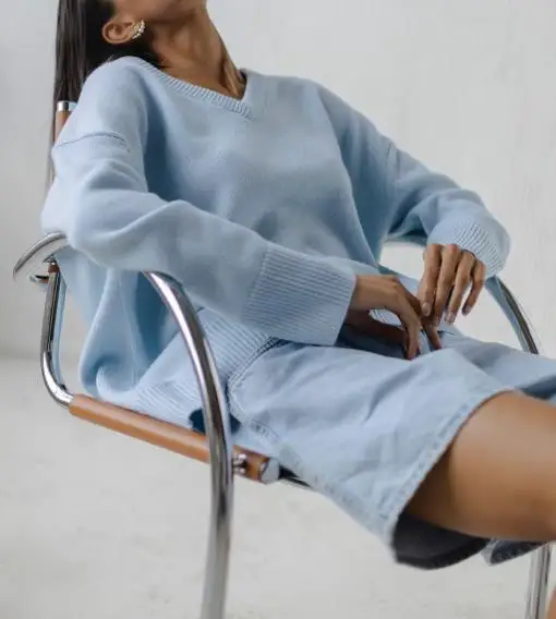 Autumn New Solid Color Versatile Pullover Sweater Women's V-Neck Casual Simple Solid Color Loose Long Sleeved Knitted Sweater
Autumn New Solid Color Versatile Pullover Sweater Women's V-Neck Casual Simple Solid Color Loose Long Sleeved Knitted Sweater