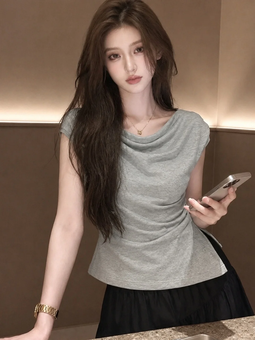 Summer New Soft Comfortable Short Sleeve Women's T-shirt Design Unique Fashionable Age-Defying Top Korean Style Straight Cut
Summer New Soft Comfortable Short Sleeve Women's T-shirt Design Unique Fashionable Age-Defying Top Korean Style Straight Cut