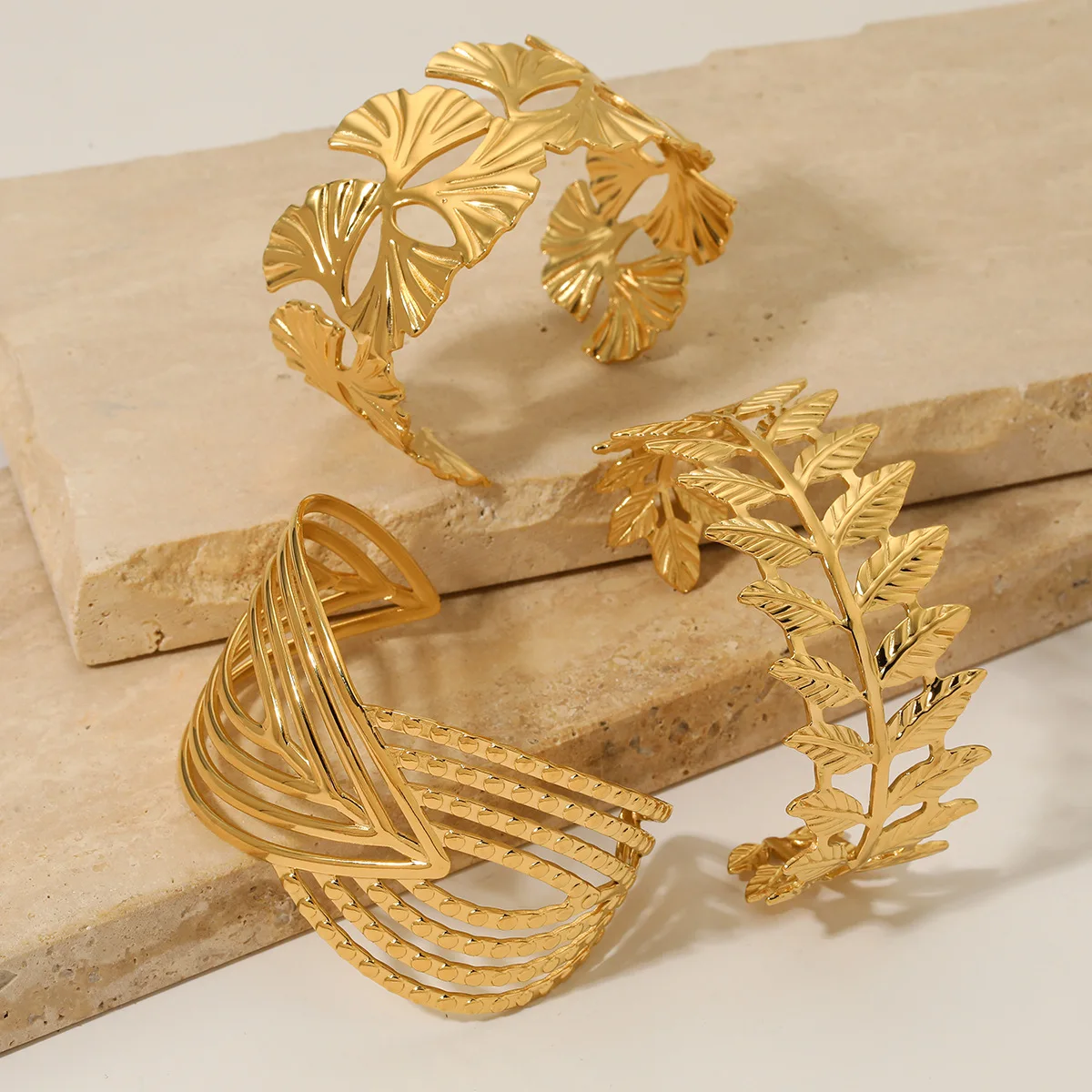 Keen on Leaf Bracelet Stainless Steel Wide Surface Exaggerated Hollow Ginkgo Leaf Style Handmade Women's Metallic Feeling
Keen on Leaf Bracelet Stainless Steel Wide Surface Exaggerated Hollow Ginkgo Leaf Style Handmade Women's Metallic Feeling