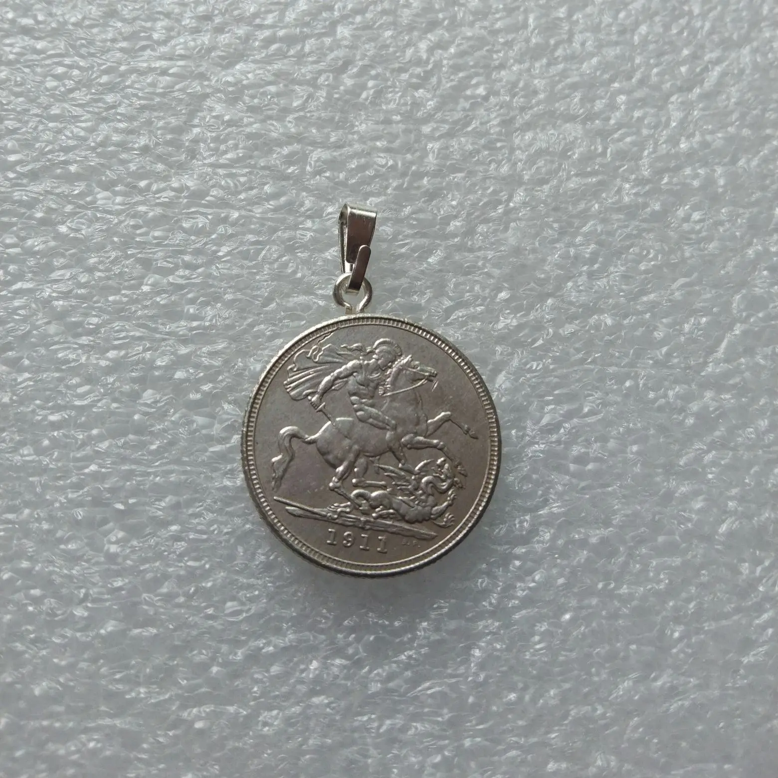 P(26) кулон в виде монеты, Великобритания, 1 странный, 1911 Посеребренная копия монеты (22,5 мм)
P(26) кулон в виде монеты, Великобритания, 1 странный, 1911 Посеребренная копия монеты (22,5 мм)