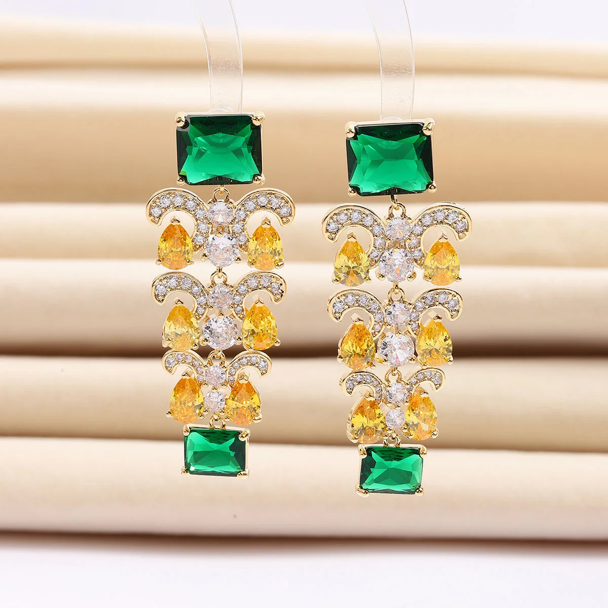 Серьги-подвески из серебра 925 пробы с зелеными и желтыми драгоценными камнями, сверкающие украшения для вечеринки, подарок для женщин
Серьги-подвески из серебра 925 пробы с зелеными и желтыми драгоценными камнями, сверкающие украшения для вечеринки, подарок для женщин
