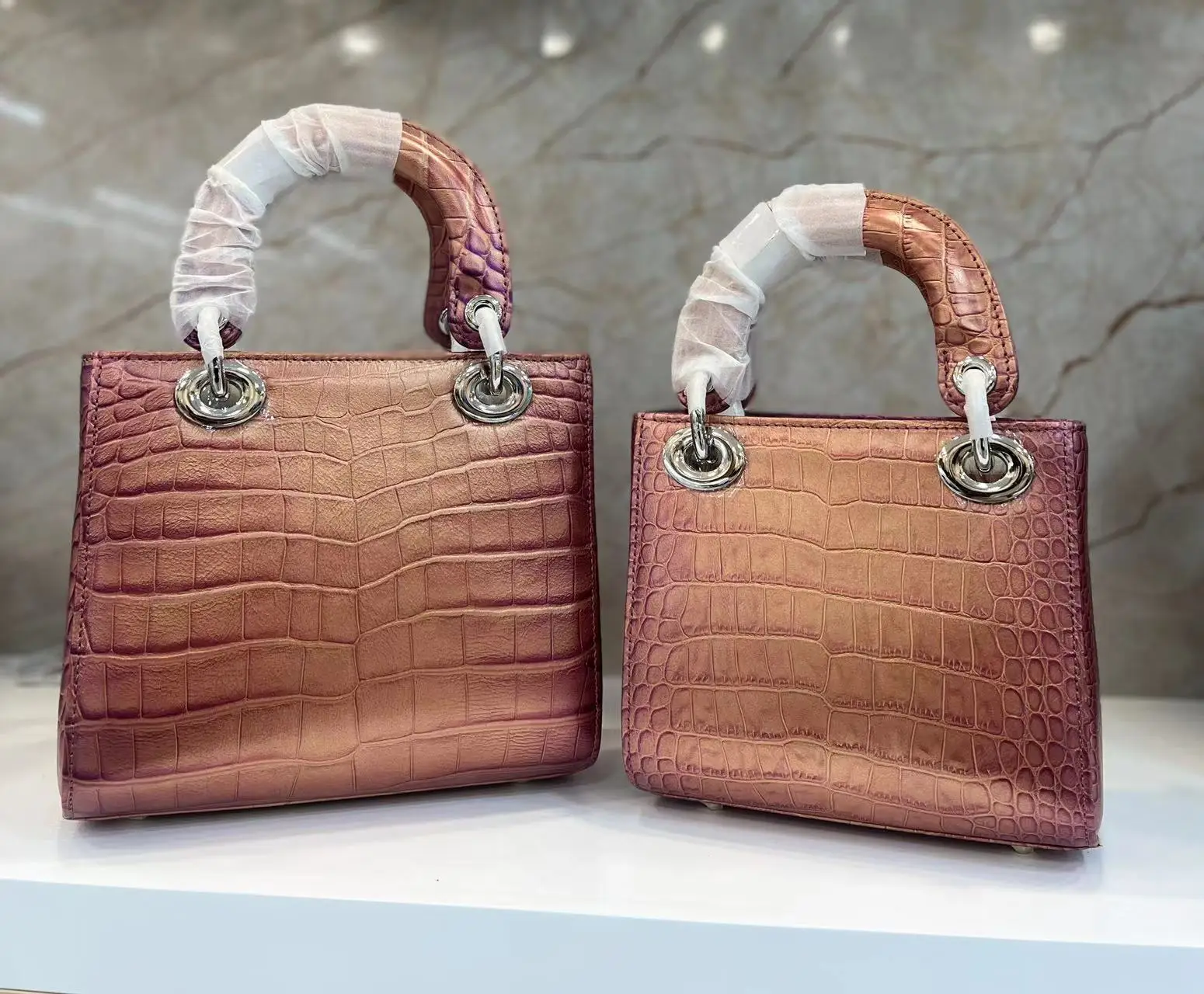 Lady Diana Bag American Fancy crocodile print head layer rare laser color handbag for women
Lady Diana Bag American Fancy crocodile print head layer rare laser color handbag for women