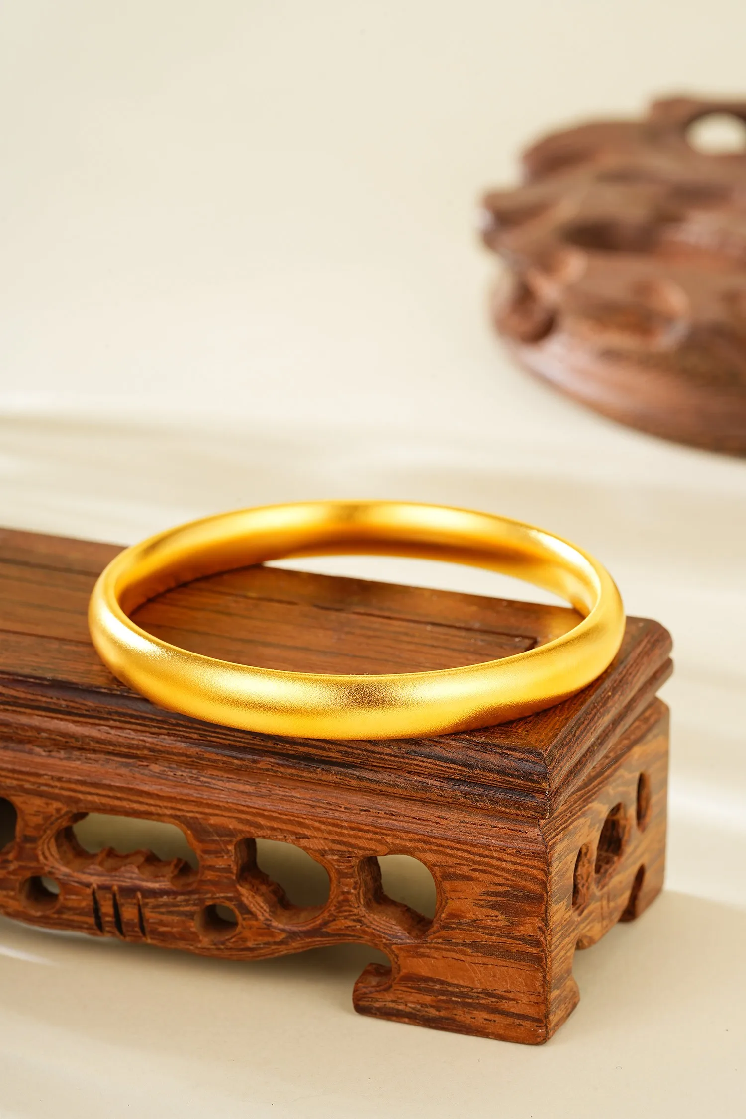 Lium Gems 24k Gold Vermeil Bangle Bracelets for Women Classic 925 Sterling Silver Bracelets for Wedding Anniversary
Lium Gems 24k Gold Vermeil Bangle Bracelets for Women Classic 925 Sterling Silver Bracelets for Wedding Anniversary