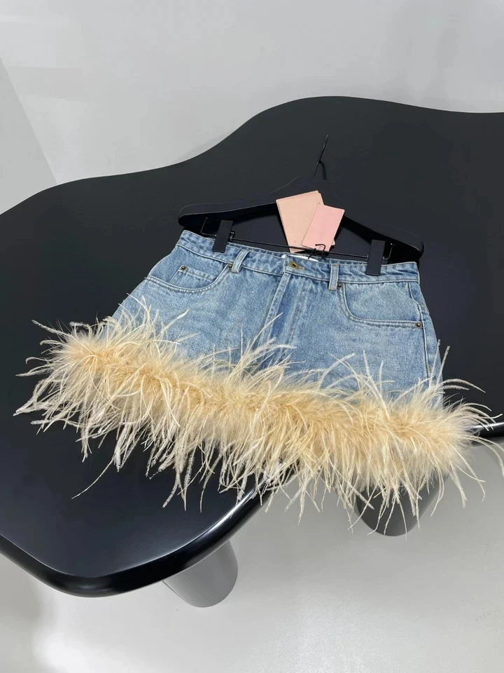 2024SS Summer New Women High Quality Fur Denim Mini Luxury Fashion Skirt for Female
2024SS Summer New Women High Quality Fur Denim Mini Luxury Fashion Skirt for Female