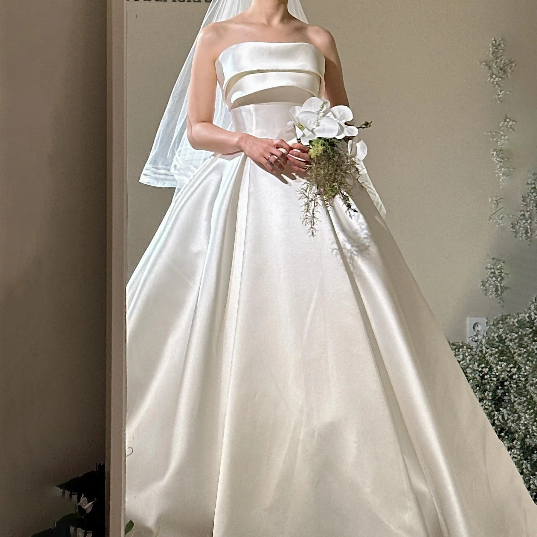 OEING Strapless Korea Garden Evening Wedding Dresses Pleat Sleeveless Formal 프롬드레스 Floor Length Elegant Prom Gown Party Women
OEING Strapless Korea Garden Evening Wedding Dresses Pleat Sleeveless Formal 프롬드레스 Floor Length Elegant Prom Gown Party Women