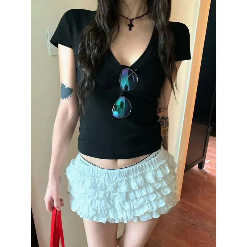 Women Y2K Vintage Solid V-Neck Short Sleeve Slim Crop Top Casual Summer Harajuku Streetwear
Women Y2K Vintage Solid V-Neck Short Sleeve Slim Crop Top Casual Summer Harajuku Streetwear