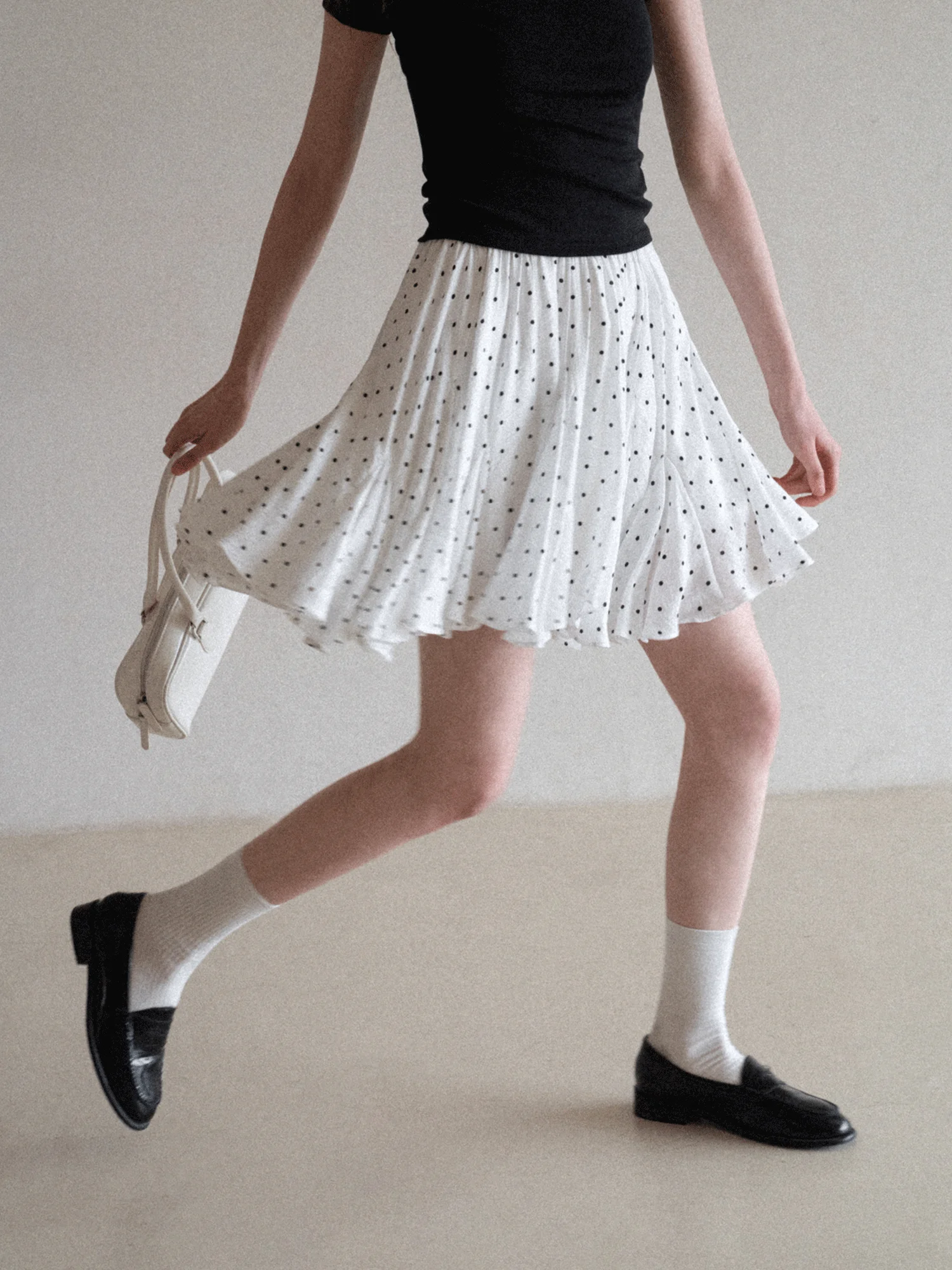 EGGKA High Waist A-Line Skirt Polka Dot Design Pleated Korean Style Spring Summer Elegant Short Skirt for Women
EGGKA High Waist A-Line Skirt Polka Dot Design Pleated Korean Style Spring Summer Elegant Short Skirt for Women