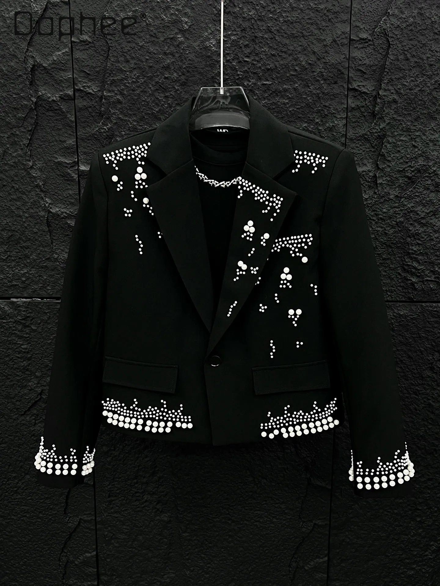 Heavy Pearl Cross Collar Black Blazer for Men Korean Trendy Personality High-end Cool Short Suit Spring New Mens Blazer Jacket
Heavy Pearl Cross Collar Black Blazer for Men Korean Trendy Personality High-end Cool Short Suit Spring New Mens Blazer Jacket