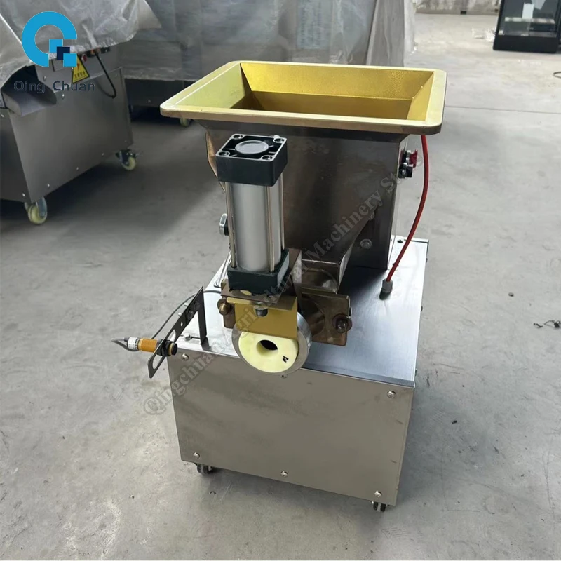 Quantitative Dough Cutting Machine Small Pneumatic Dough Cutting Machine Noodle Machine Taro Circle Cutting Machine
Quantitative Dough Cutting Machine Small Pneumatic Dough Cutting Machine Noodle Machine Taro Circle Cutting Machine