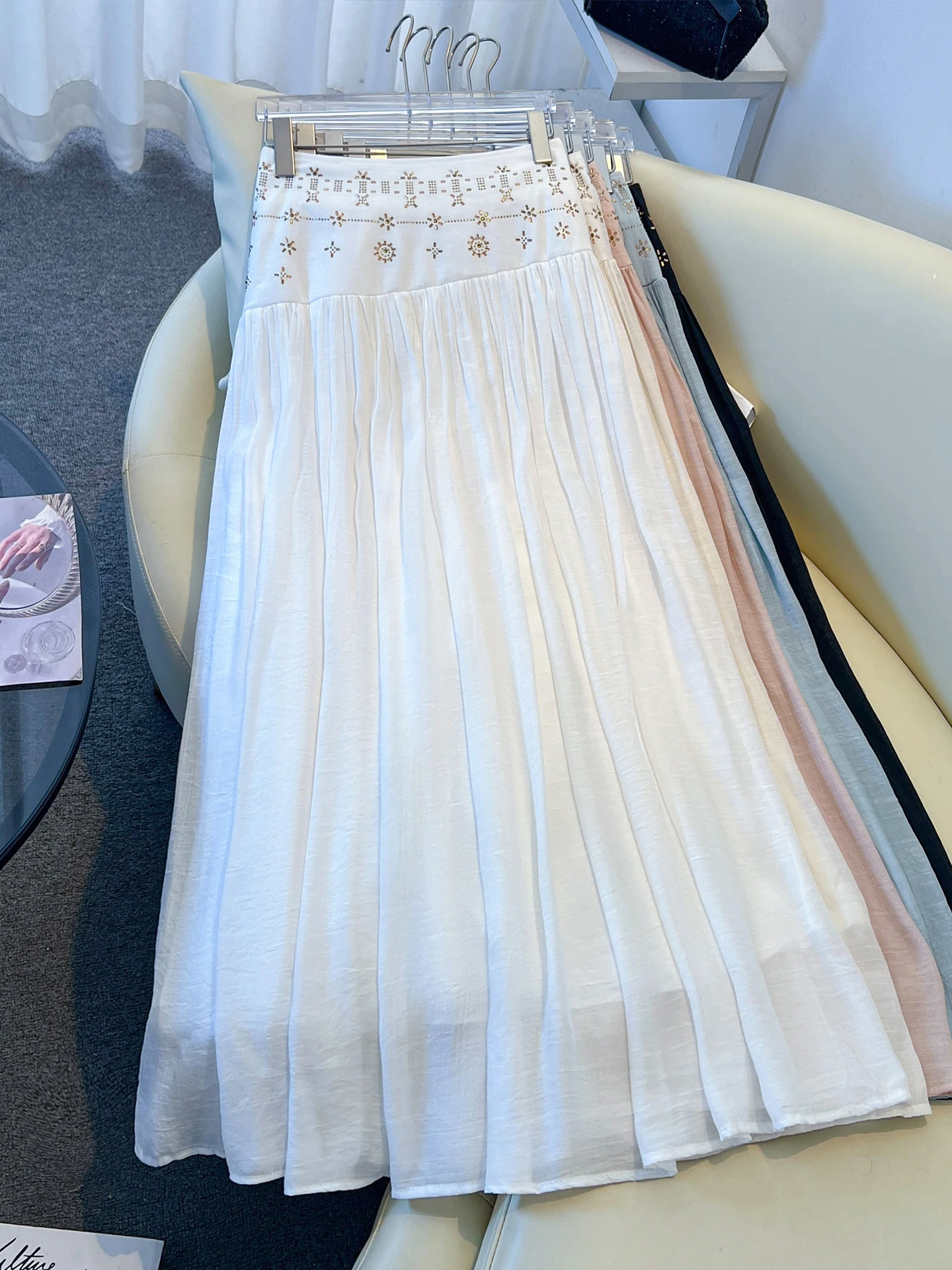 Beautiful Cotton Linen Asymmetrical Pleated Skirt Women's Summer New Style Bohemian Half-length Skirt High Waist A-line Skirt
Beautiful Cotton Linen Asymmetrical Pleated Skirt Women's Summer New Style Bohemian Half-length Skirt High Waist A-line Skirt