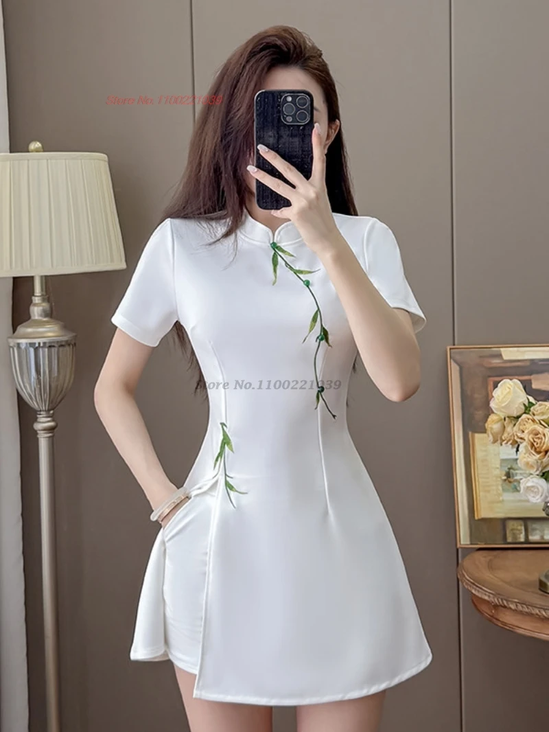2026 chinese sexy nightclub dress improved qipao traditional flower embroidery cheongsam dress+shorts hotel spa work dress qipao
2026 chinese sexy nightclub dress improved qipao traditional flower embroidery cheongsam dress+shorts hotel spa work dress qipao