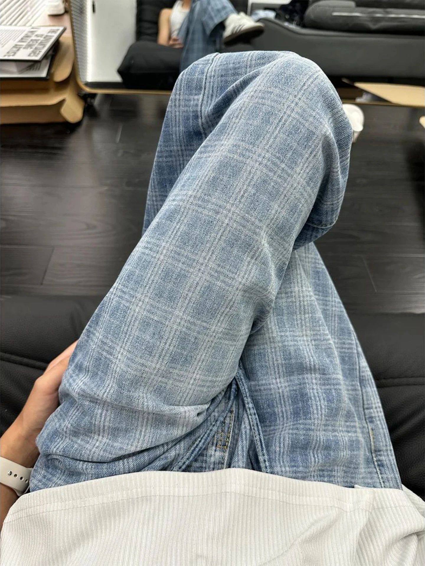 Мужские джинсы синие в клетку, летние, в американском стиле, с высокой талией, широкие прямые штанины, модные, износостойкие
Мужские джинсы синие в клетку, летние, в американском стиле, с высокой талией, широкие прямые штанины, модные, износостойкие