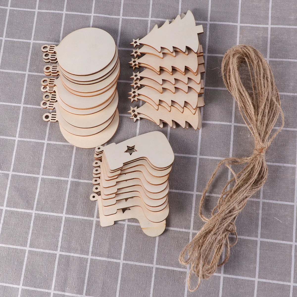40 Pcs Western Style Wooden Christmas Ornaments Decoration Baubles Bamboo Pendant
40 Pcs Western Style Wooden Christmas Ornaments Decoration Baubles Bamboo Pendant