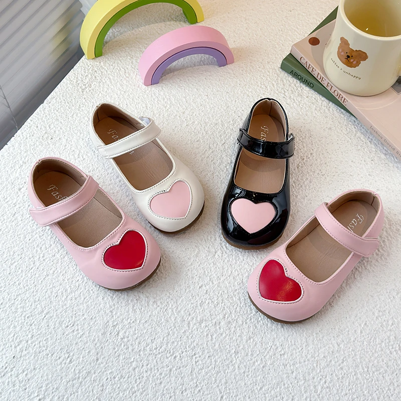 Girl's Mary Janes Love Heart Three Colors PU Leather Kids Flat Shoes Rouns Toe Beautiful Flexiable Children Princess Shoe 22-31
Girl's Mary Janes Love Heart Three Colors PU Leather Kids Flat Shoes Rouns Toe Beautiful Flexiable Children Princess Shoe 22-31