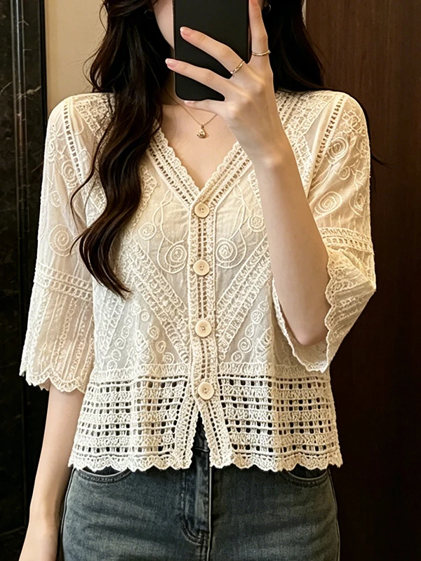 Large Size Lace Shirt Women's Summer New Style Hollow out Fashion Sun Protection Belly Cover Slimming Top Korean Style V-Neck...
Large Size Lace Shirt Women's Summer New Style Hollow out Fashion Sun Protection Belly Cover Slimming Top Korean Style V-Neck...