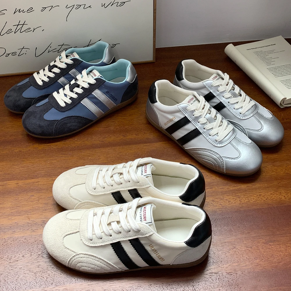 Women's Retro Striped Sneakers, Suede & Nylon Lace-Up Shoes, Low-Top Casual Footwear for Daily Streetwear in Multiple Colors
Women's Retro Striped Sneakers, Suede & Nylon Lace-Up Shoes, Low-Top Casual Footwear for Daily Streetwear in Multiple Colors