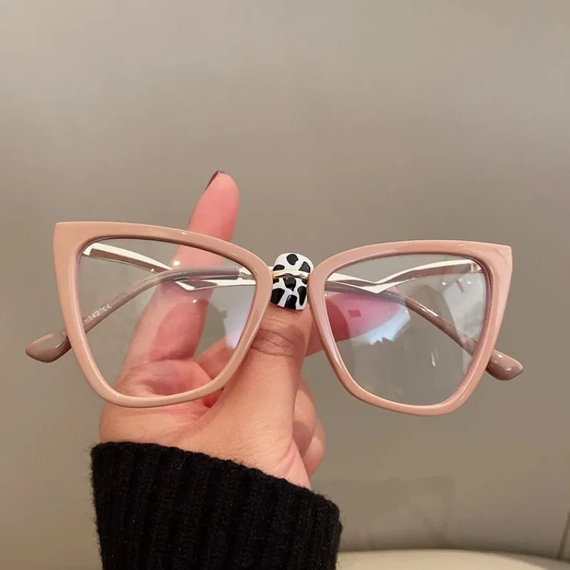 Ladies Retro Cat Eye Anti Blue Light Computer Glasses Reading and Playing Games To Protect Eyes Eyewear Fashion Eyeglasses
Ladies Retro Cat Eye Anti Blue Light Computer Glasses Reading and Playing Games To Protect Eyes Eyewear Fashion Eyeglasses