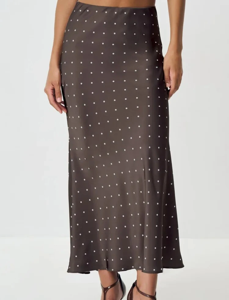 Fashion Satin Polka Dot Slim Fit Midi Skirt women Tight Autumn New Mid-Length Skirt Female Streetwear
Fashion Satin Polka Dot Slim Fit Midi Skirt women Tight Autumn New Mid-Length Skirt Female Streetwear