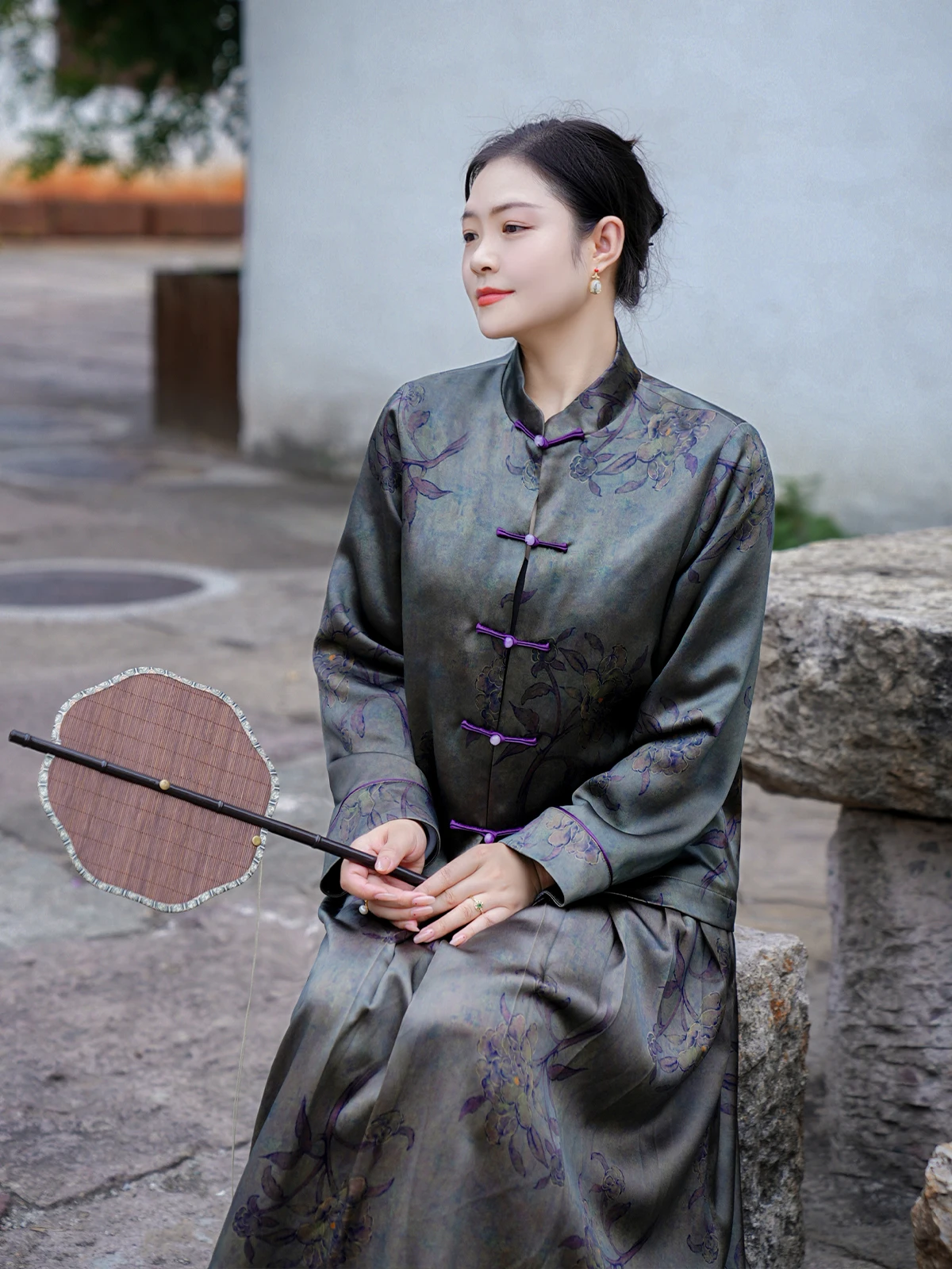 Двухслойная шелковая юбка, комплект осенне-зимней DongMimi Xiangyun, шелковый топ, юбка, ансамбль Ele Ladylike, китайский Sle
Двухслойная шелковая юбка, комплект осенне-зимней DongMimi Xiangyun, шелковый топ, юбка, ансамбль Ele Ladylike, китайский Sle