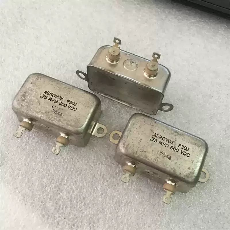 Антикварный американский AEROVOX 0,75 мкФ 600 В медный корпус желчного пузыря машина соединенный масляный конденсатор
Антикварный американский AEROVOX 0,75 мкФ 600 В медный корпус желчного пузыря машина соединенный масляный конденсатор